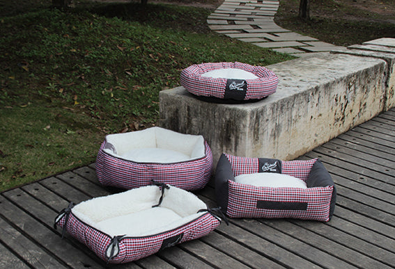 PET566 Red Stripe Luxury Dog Cat Bed Home Warm Fun Pet House